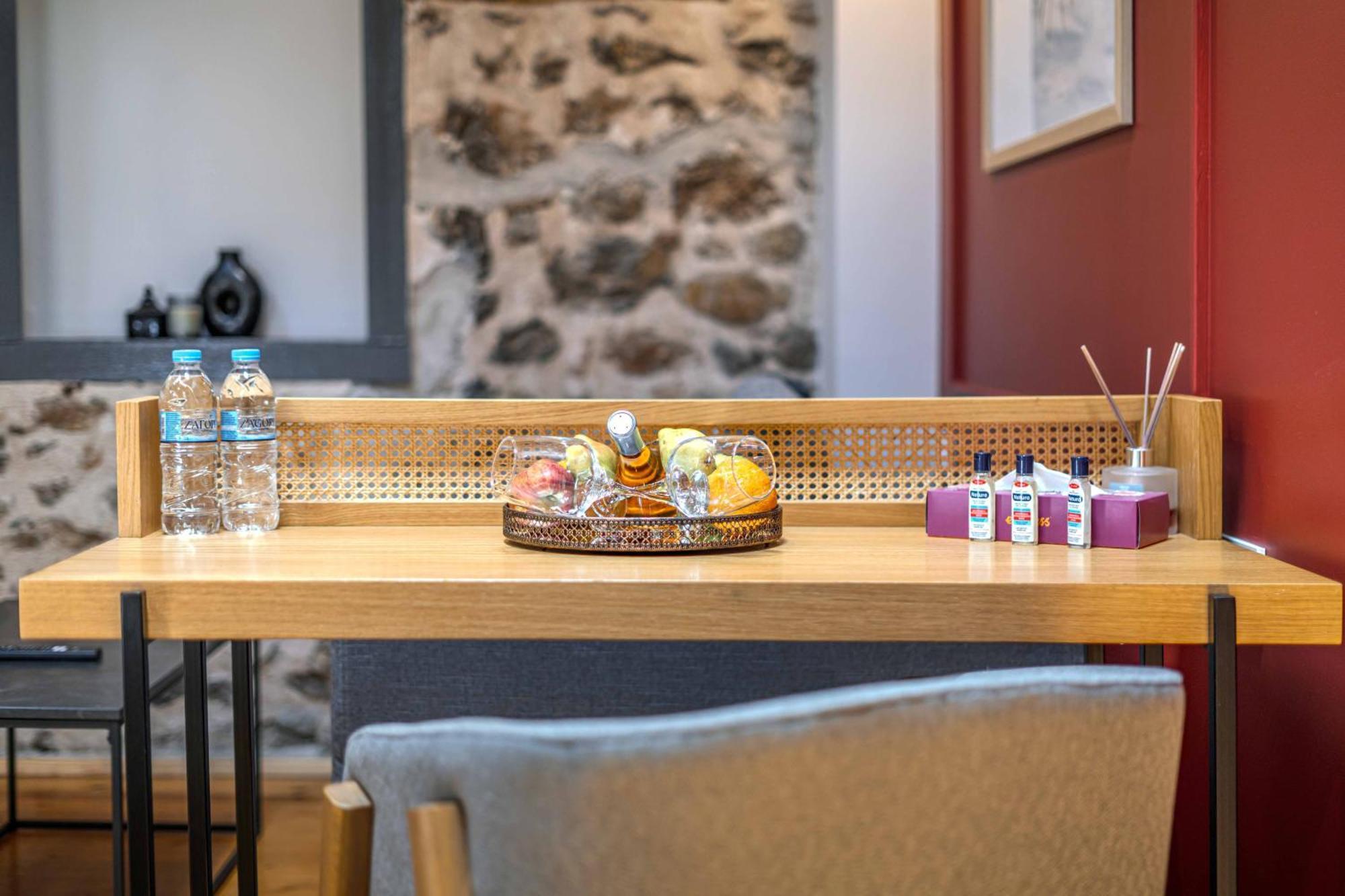 Belle Athenes - Luxury Rooms At Monastiraki Railway Station Екстер'єр фото