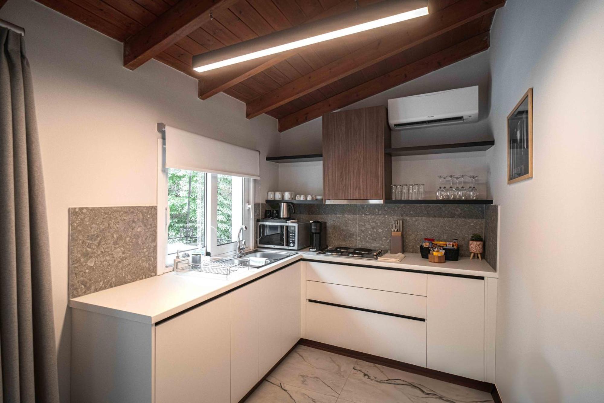 Belle Athenes - Luxury Rooms At Monastiraki Railway Station Екстер'єр фото