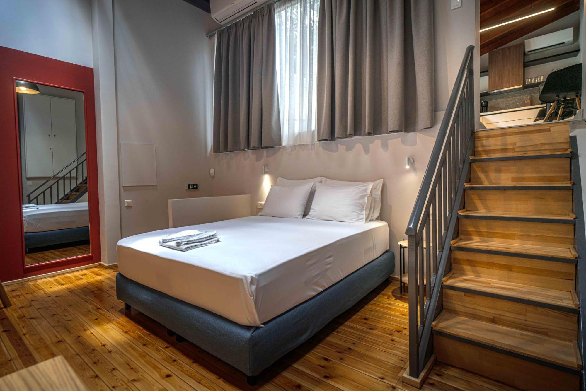 Belle Athenes - Luxury Rooms At Monastiraki Railway Station Екстер'єр фото