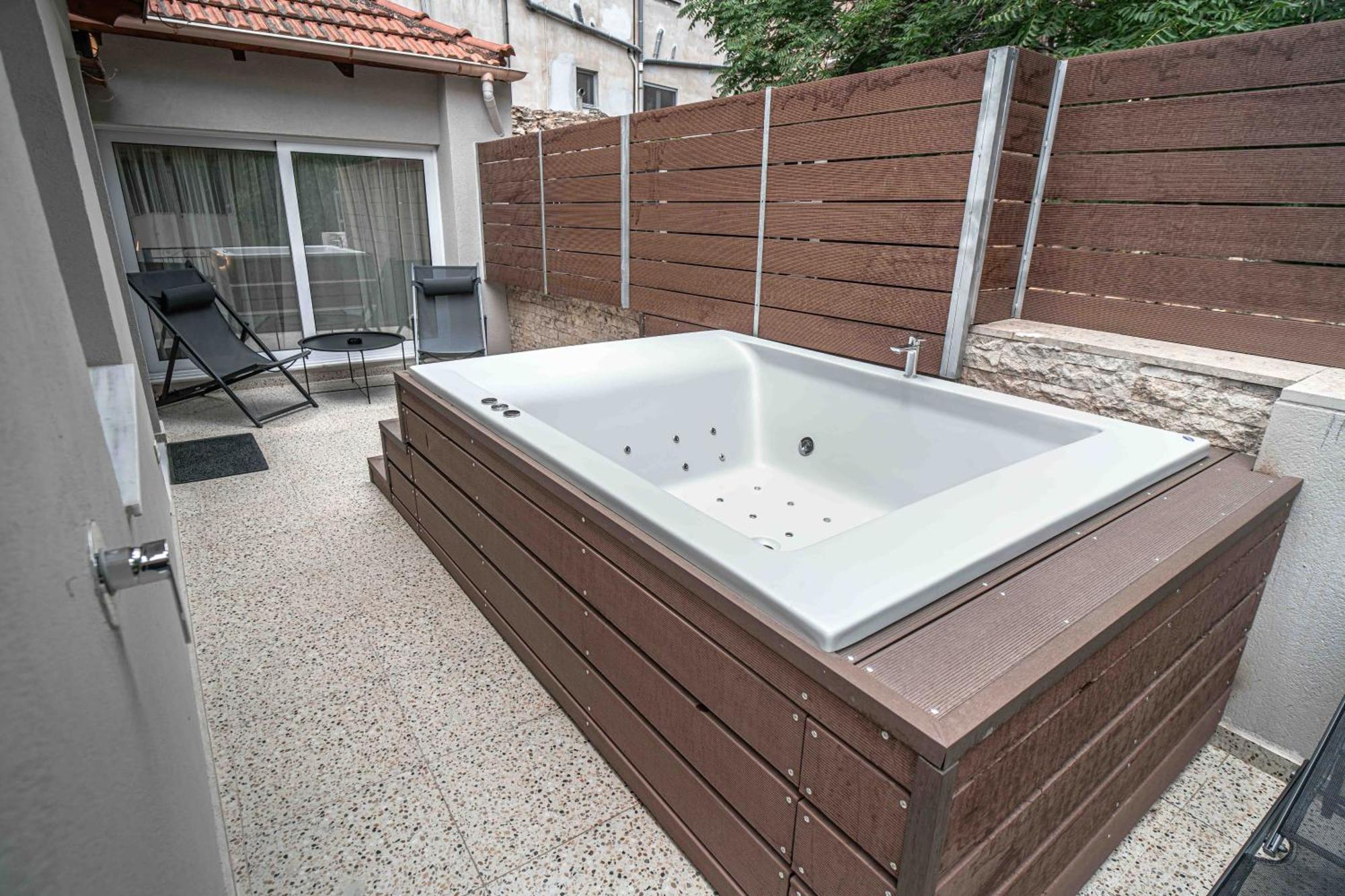Belle Athenes - Luxury Rooms At Monastiraki Railway Station Екстер'єр фото