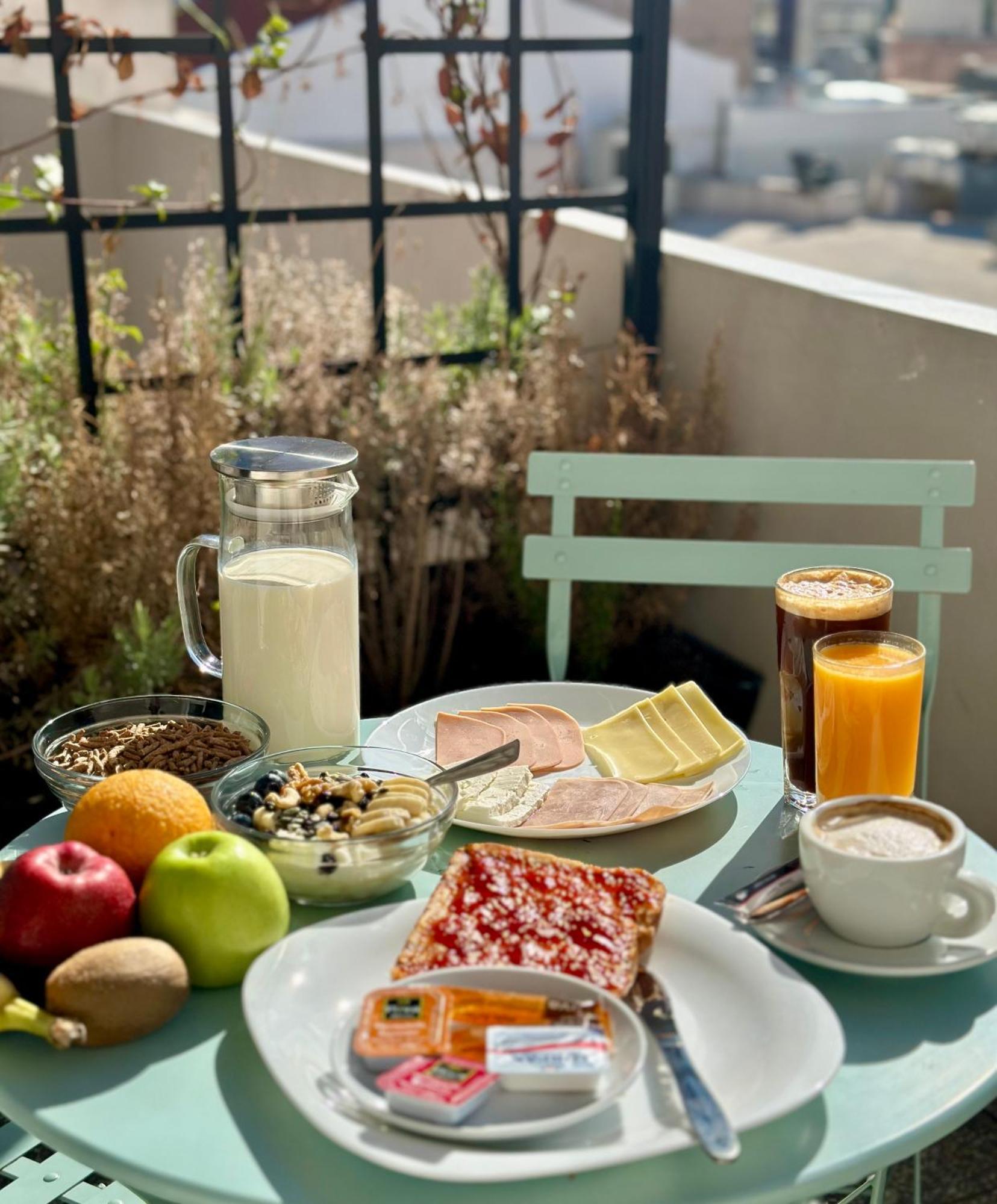 Belle Athenes - Luxury Rooms At Monastiraki Railway Station Екстер'єр фото