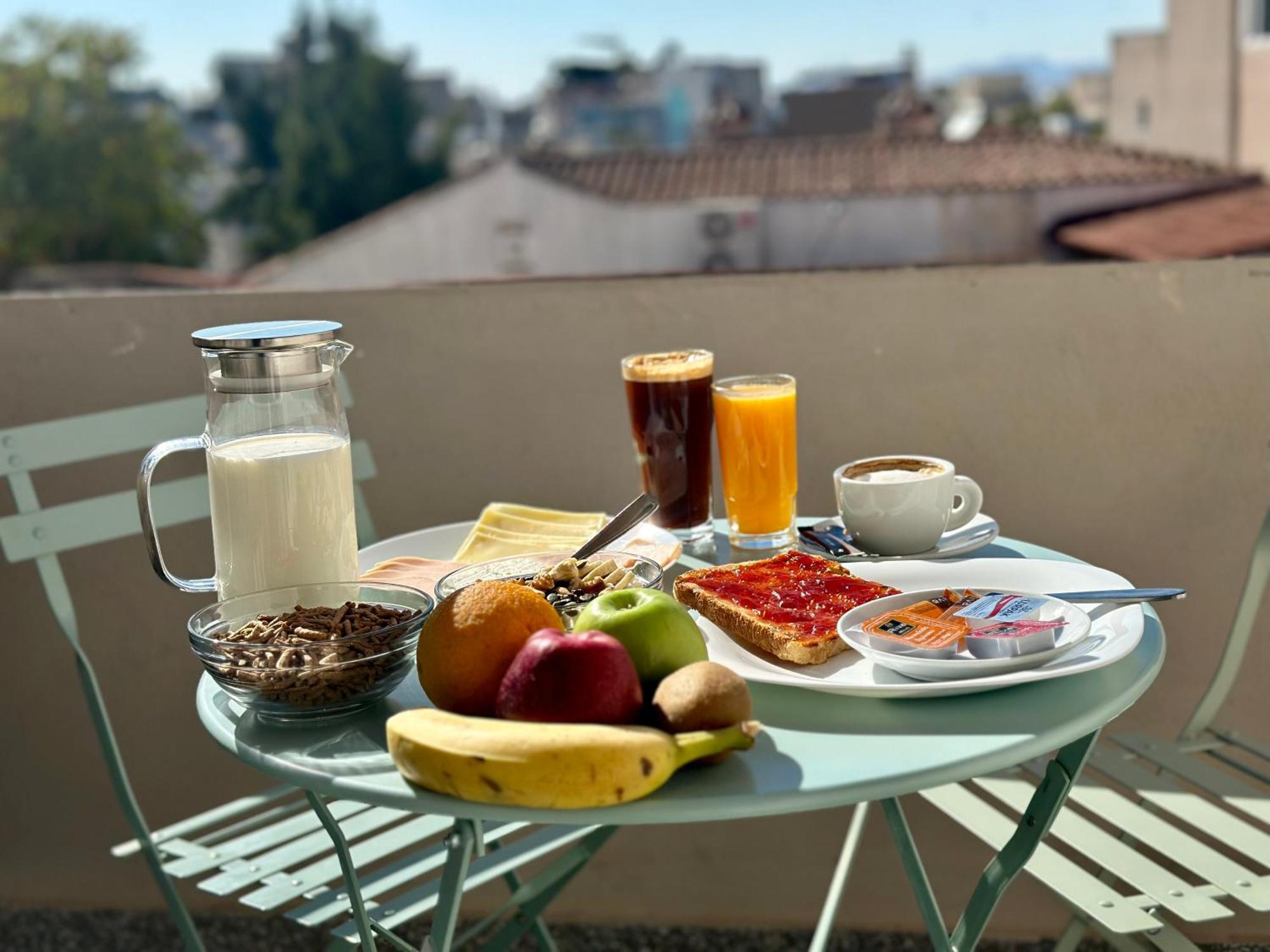 Belle Athenes - Luxury Rooms At Monastiraki Railway Station Екстер'єр фото