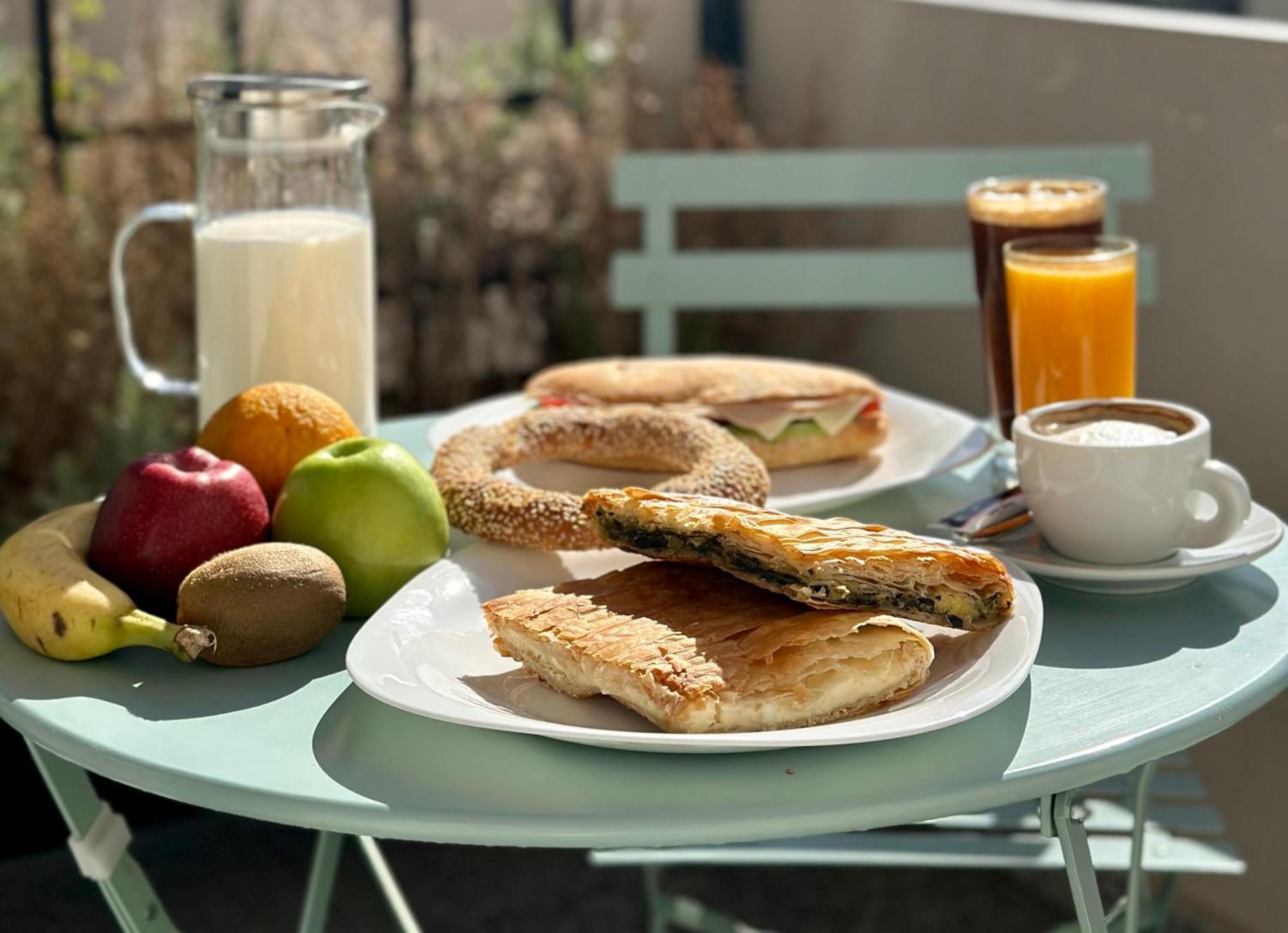 Belle Athenes - Luxury Rooms At Monastiraki Railway Station Екстер'єр фото