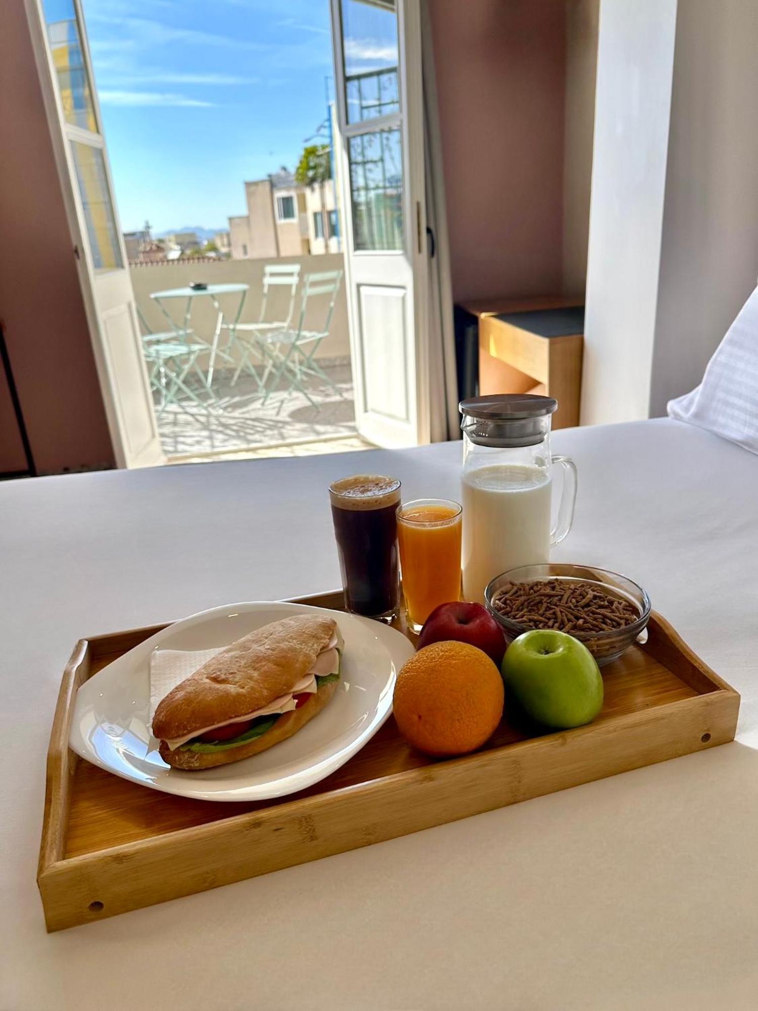 Belle Athenes - Luxury Rooms At Monastiraki Railway Station Екстер'єр фото