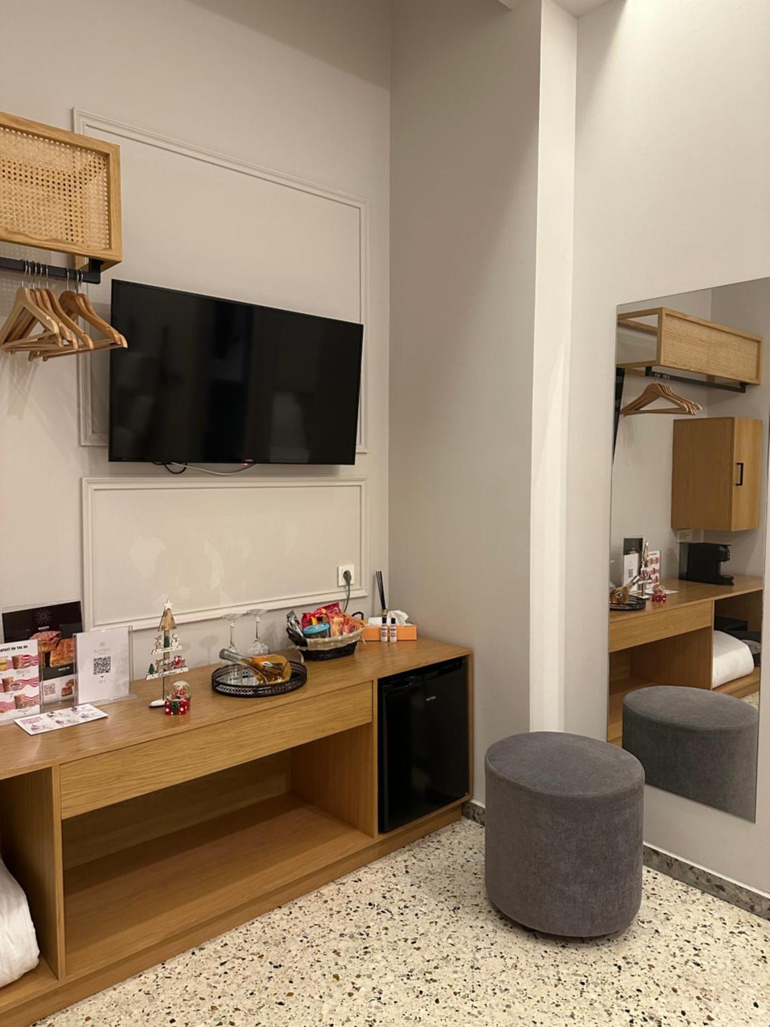 Belle Athenes - Luxury Rooms At Monastiraki Railway Station Екстер'єр фото