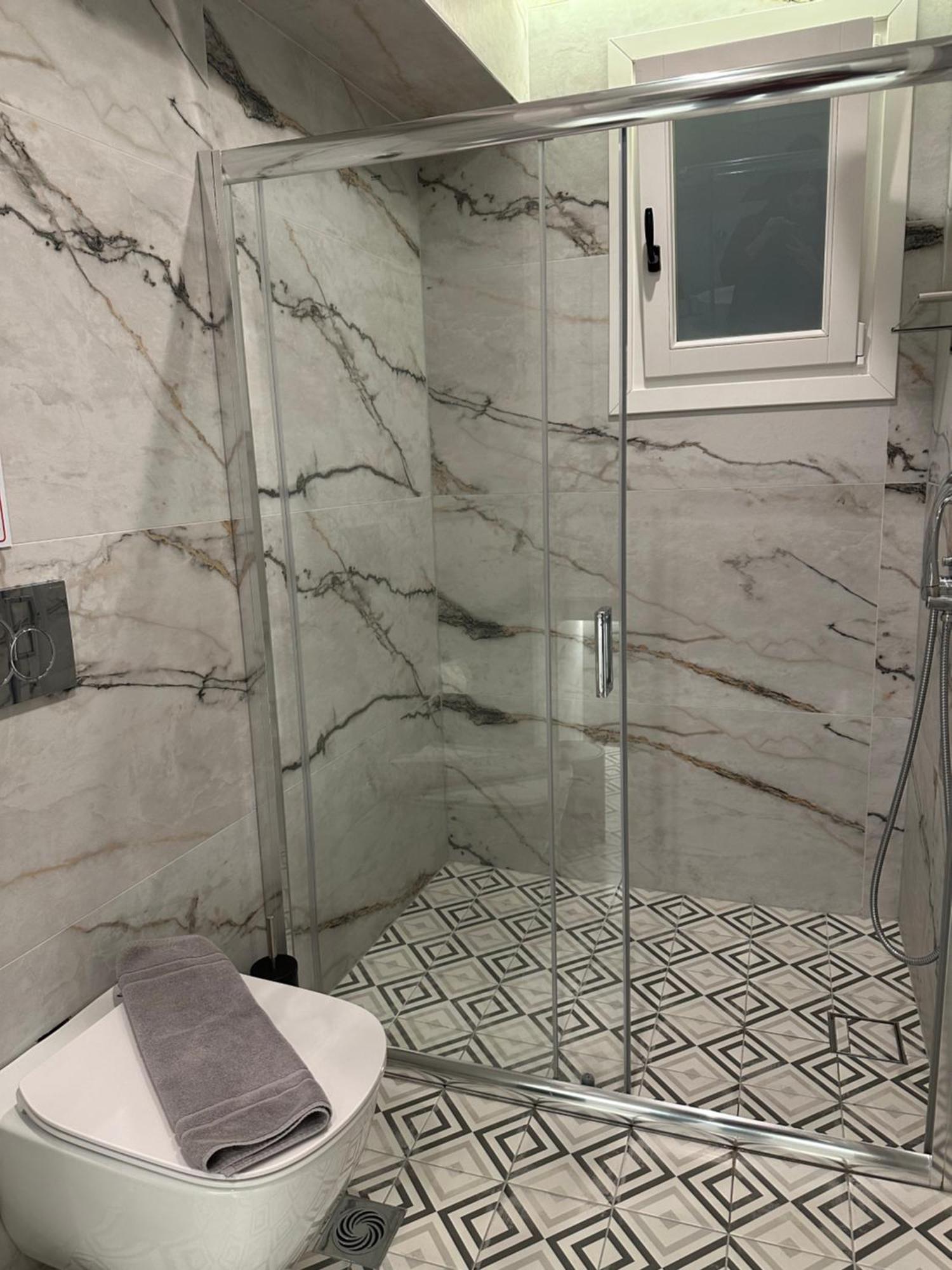 Belle Athenes - Luxury Rooms At Monastiraki Railway Station Екстер'єр фото