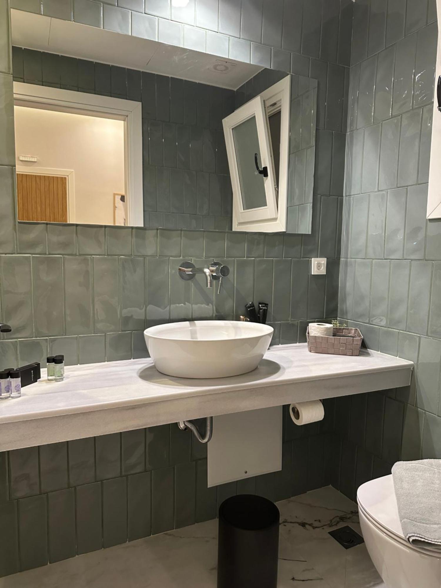 Belle Athenes - Luxury Rooms At Monastiraki Railway Station Екстер'єр фото