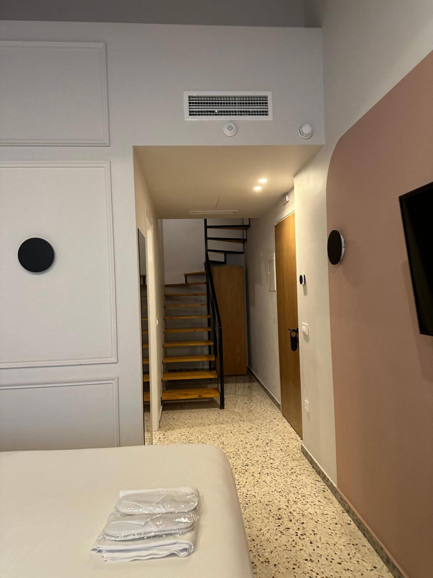 Belle Athenes - Luxury Rooms At Monastiraki Railway Station Екстер'єр фото