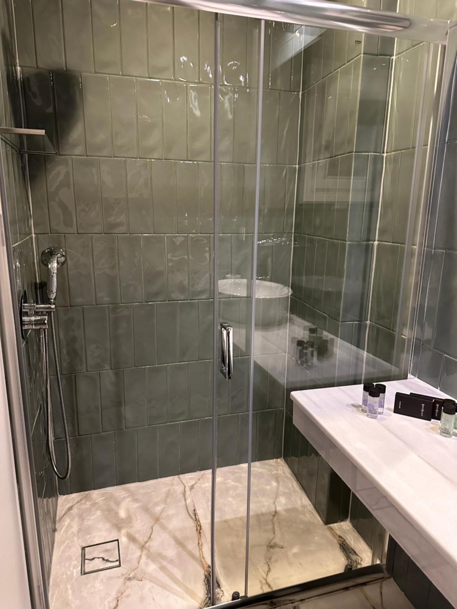 Belle Athenes - Luxury Rooms At Monastiraki Railway Station Екстер'єр фото