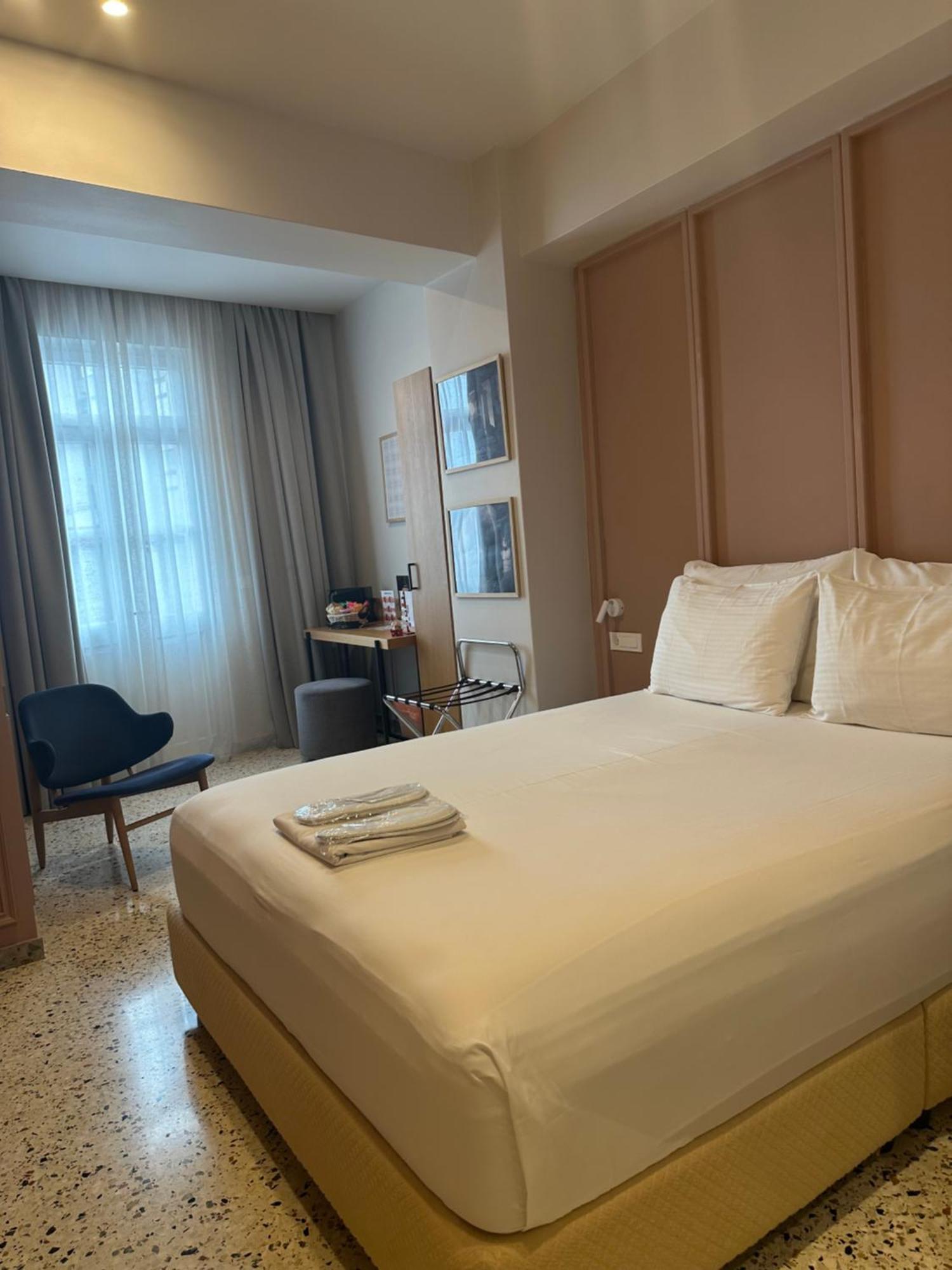 Belle Athenes - Luxury Rooms At Monastiraki Railway Station Екстер'єр фото
